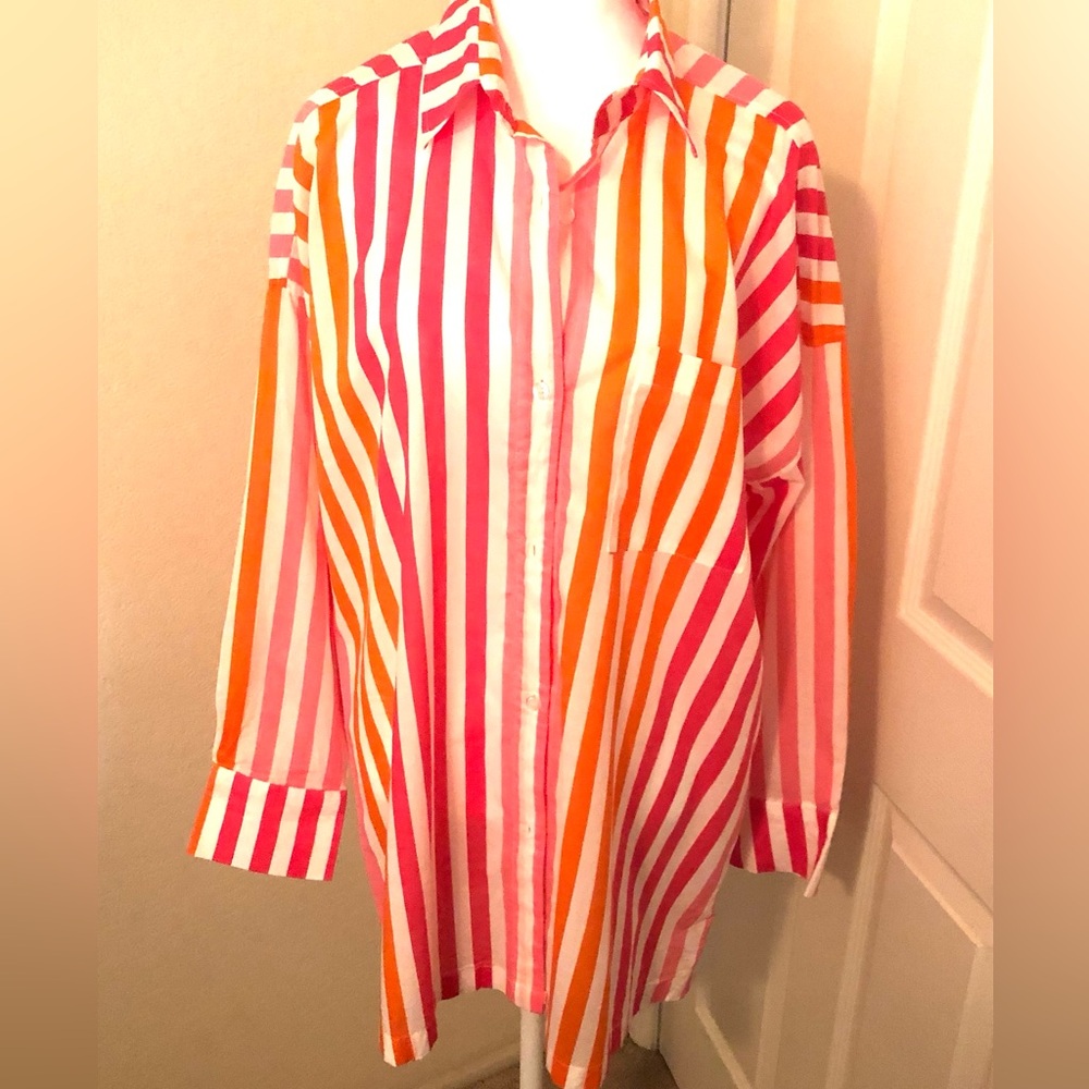 BEACH RIOT bold, striped and new swimsuit coverup. L/XL